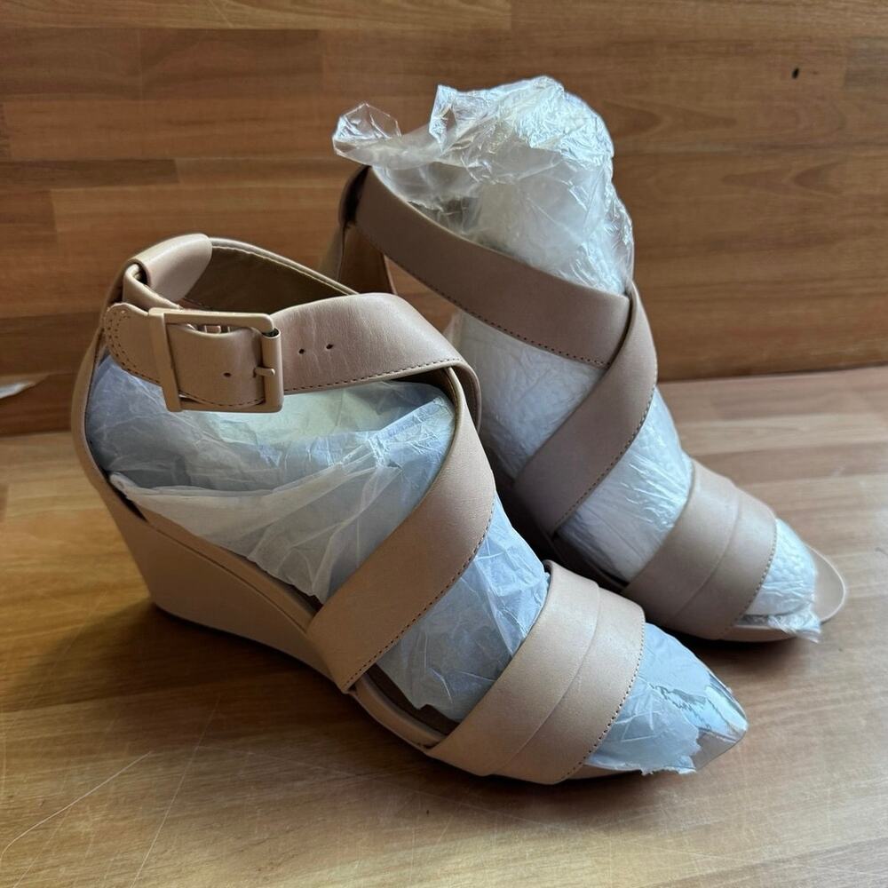 NIB Clarks Artisan Aisley Orchid Leather Wedge Sandals Nude Beige Pink 6.5M